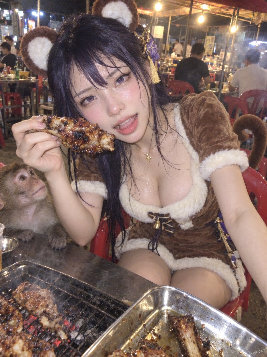 猴子 Cosplay 烧烤夜自拍